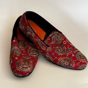 TALLIA Red and Black Paisley Loafers